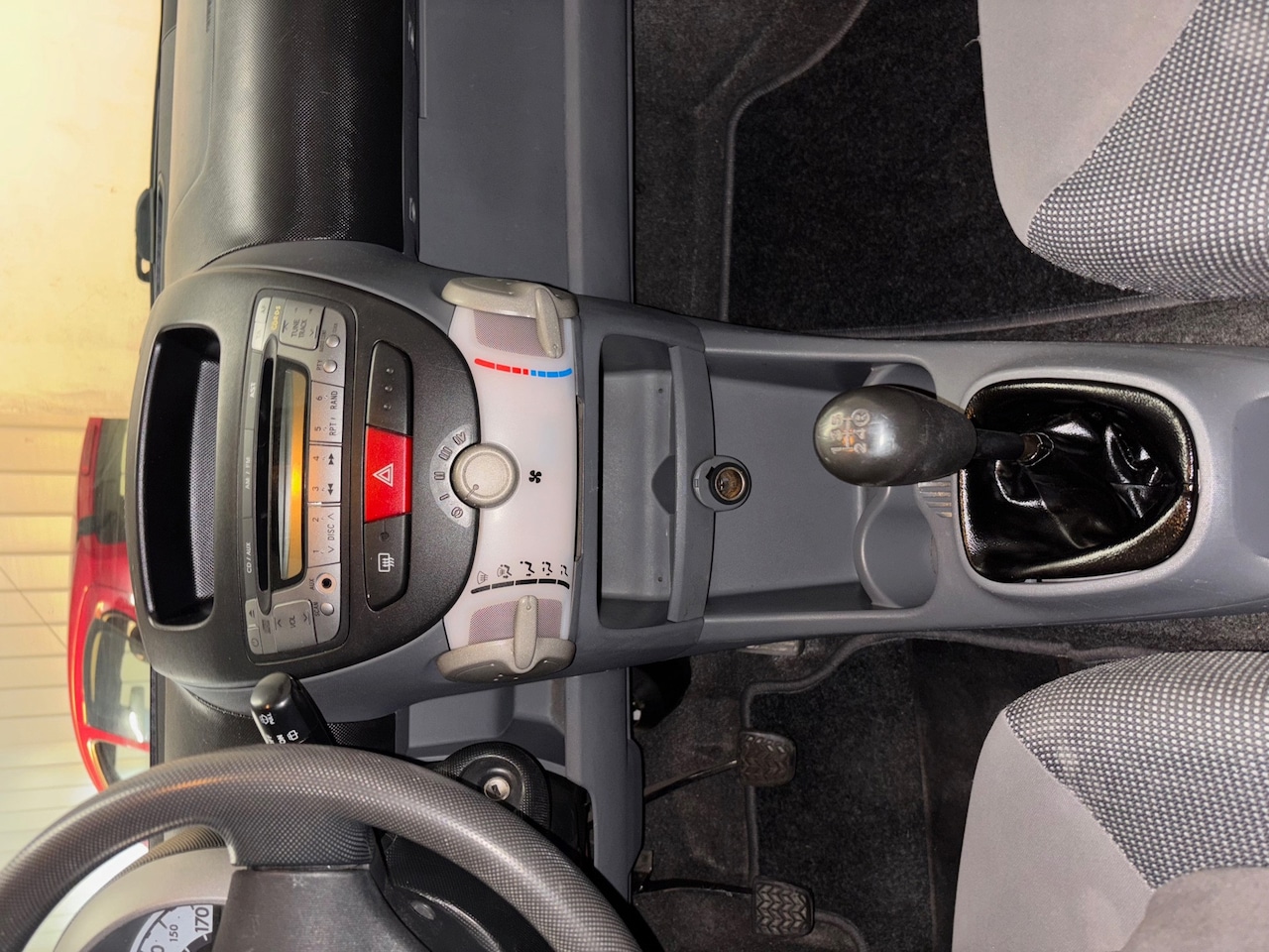 Peugeot 107 - 1.0-12V XS 1.0-12V XS - AutoWereld.nl