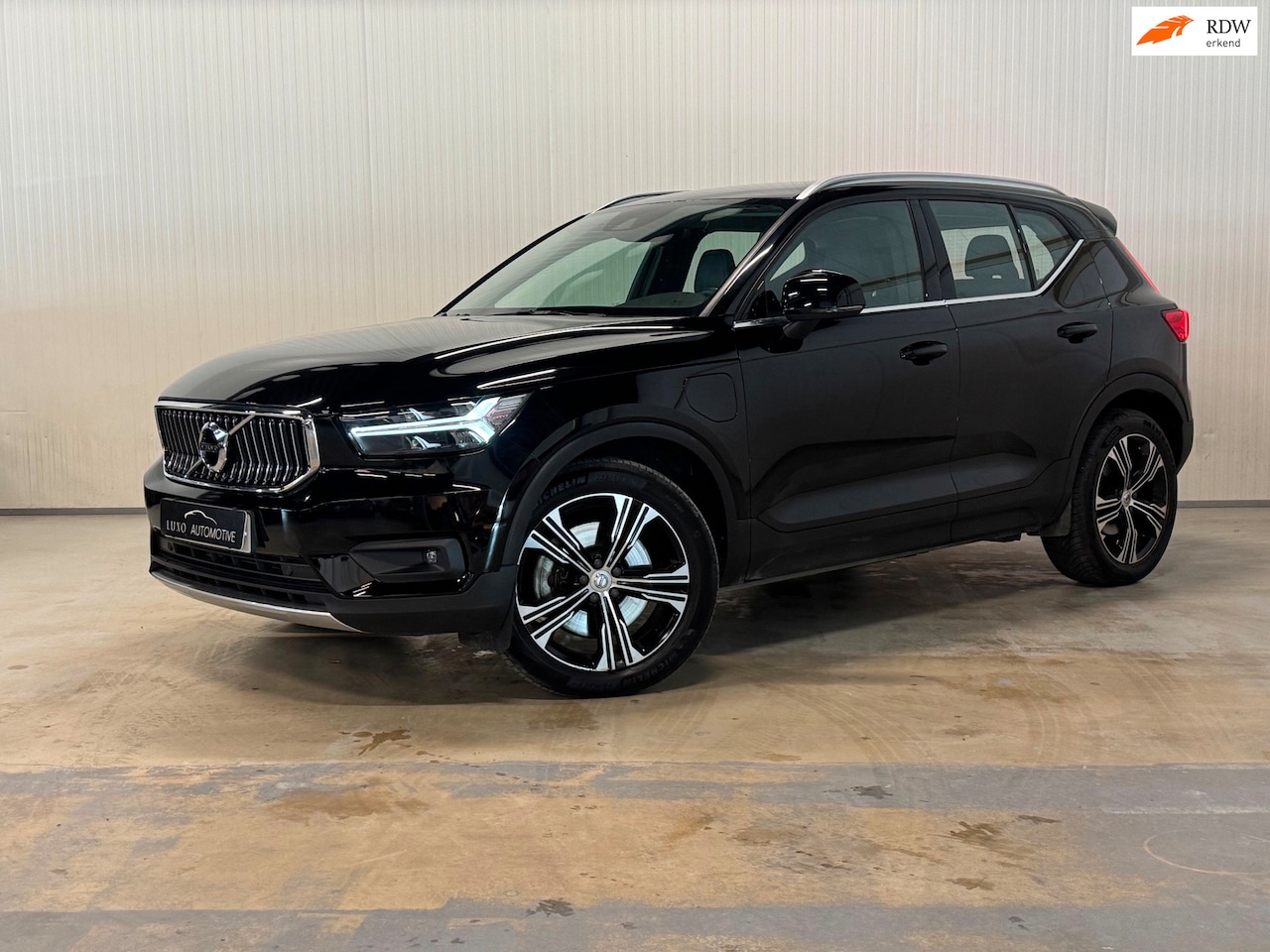 Volvo XC40 - 1.5 T5 Plug-in Hybrid Inscription 2WD | LED | CARPLAY | ACC | LEDER - AutoWereld.nl