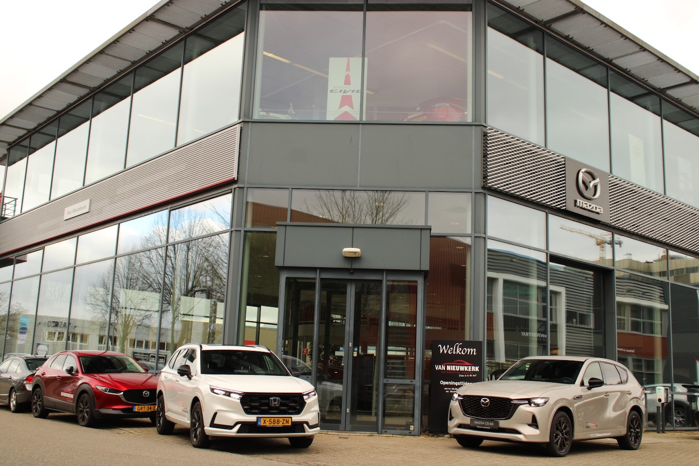 Mazda CX-60 - 2.5 E-Skyactiv PHEV 327pk Aut Exclusive-Line Business Edition - AutoWereld.nl