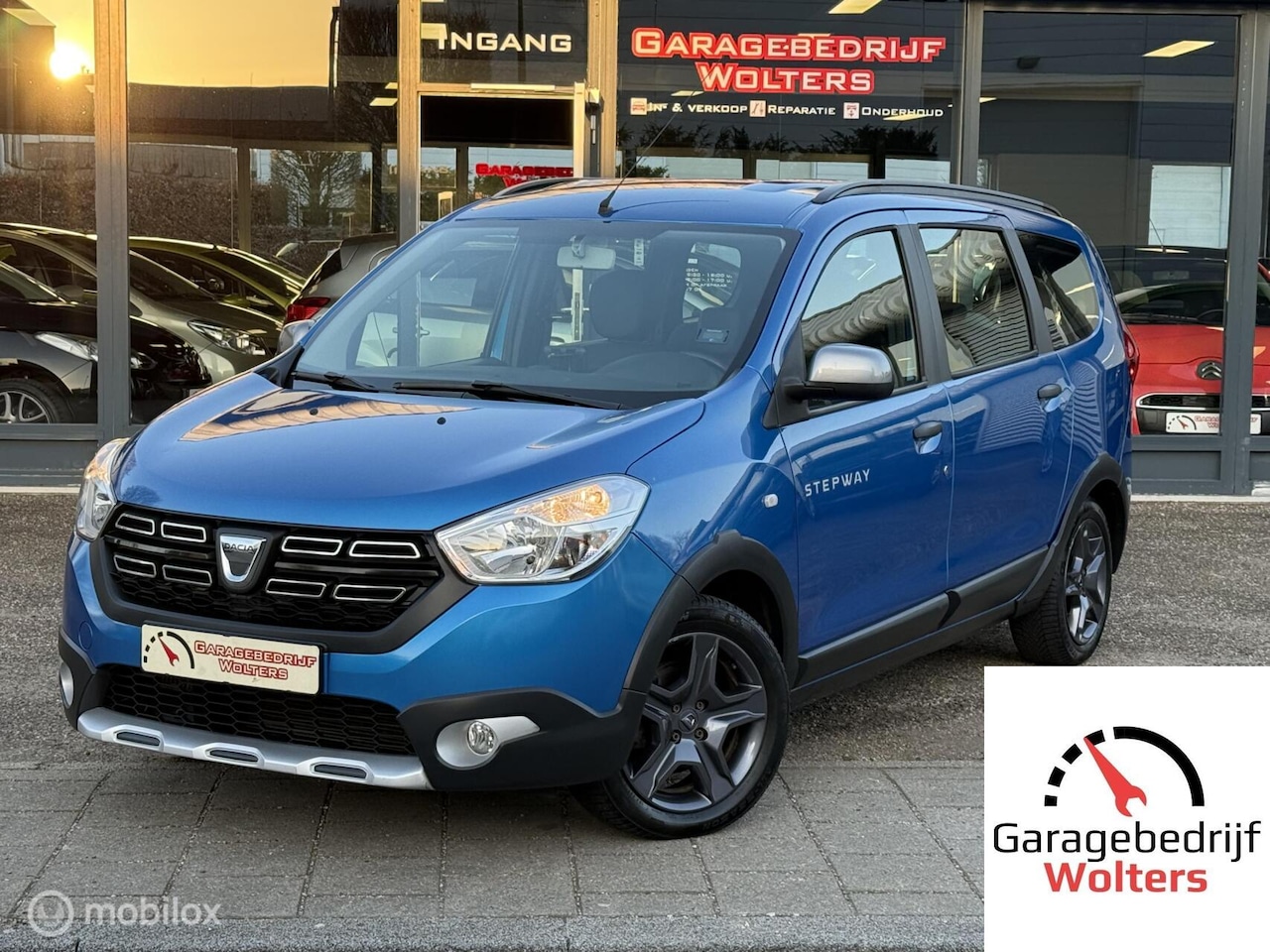 Dacia Lodgy - 1.2 TCe Stepway CRUISE NAVI CAMERA PARK.SENS. - AutoWereld.nl