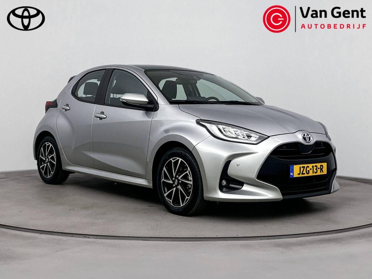 Toyota Yaris - 1.5 Hybrid Dynamic | Panoramadak | Dodehoek detectie | Parkeersensoren voor/achter | Stoel - AutoWereld.nl