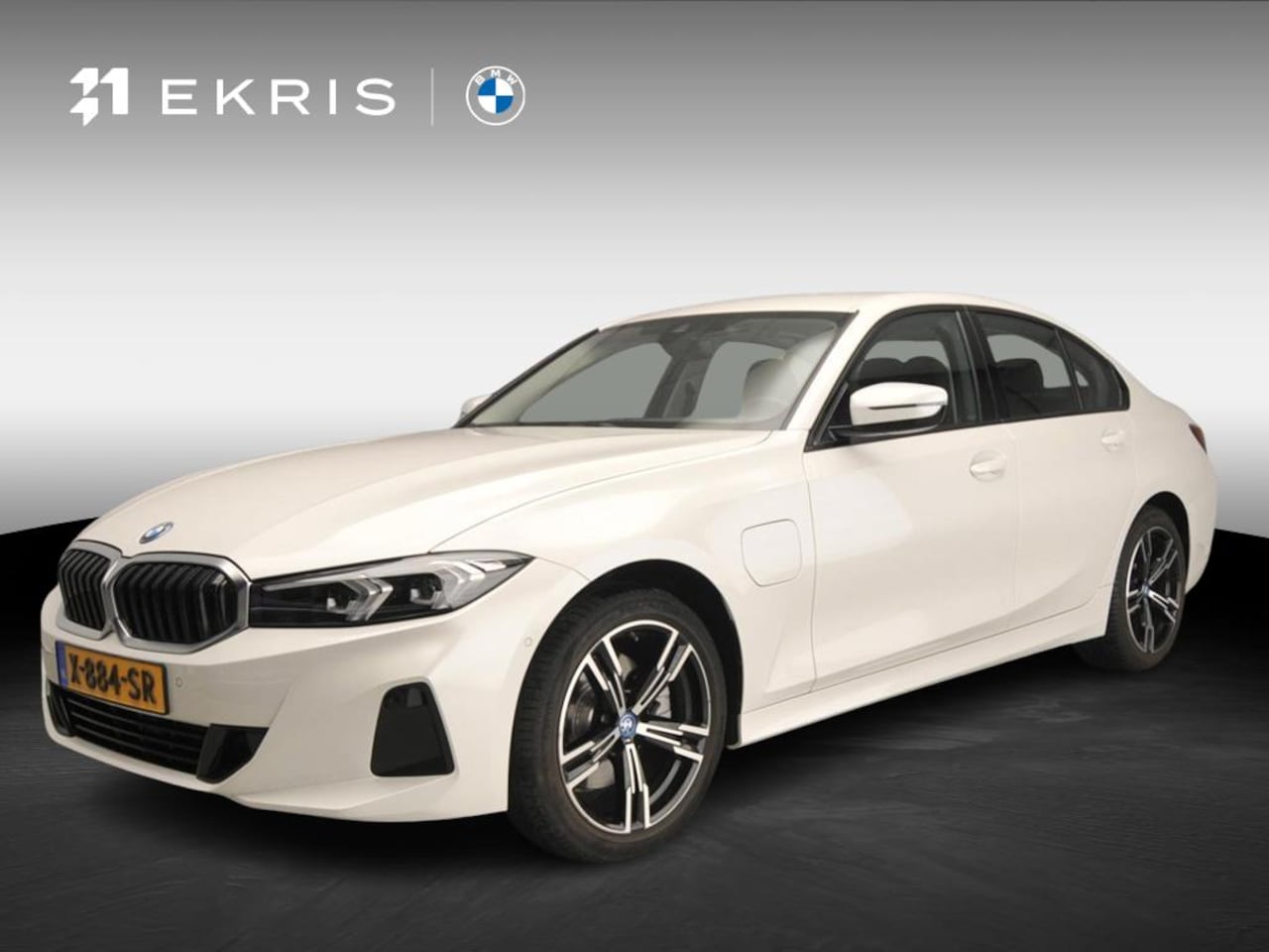 BMW 3-serie - Sedan 320e | LED | Leder | Navigatie | Sportstoelen | Clima | PDC | DAB | Alu 18 inch - AutoWereld.nl