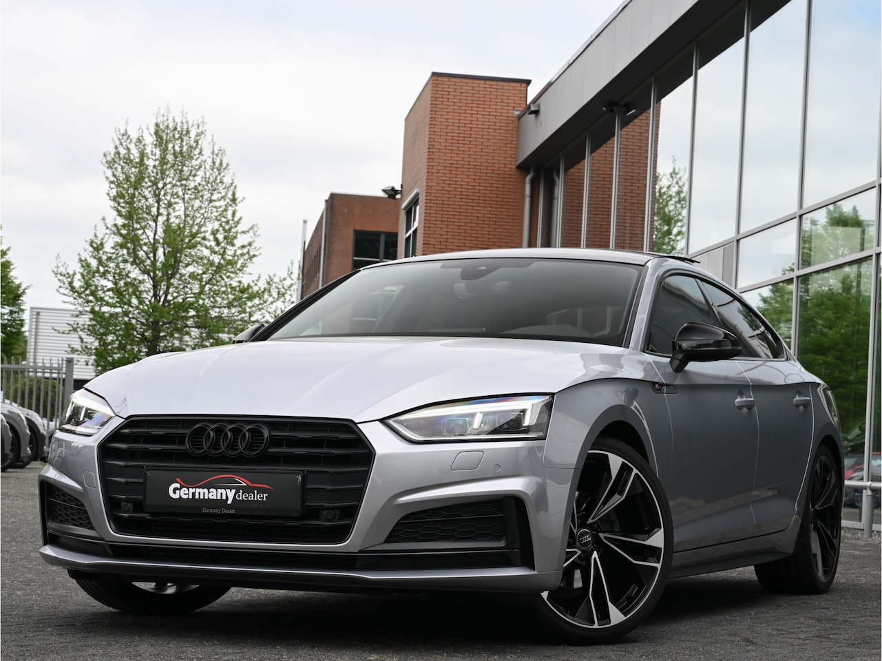 Audi A5 Sportback - 40Tfsi S-Line 190pk Black optic Pano B&O Virtual RS-stuur Tr.Haak El.Zetels - AutoWereld.nl