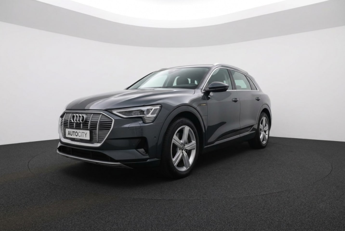 Audi e-tron - e-tron 50 quattro Launch Edition + Pano l Leder l Stoelverwarmin - AutoWereld.nl