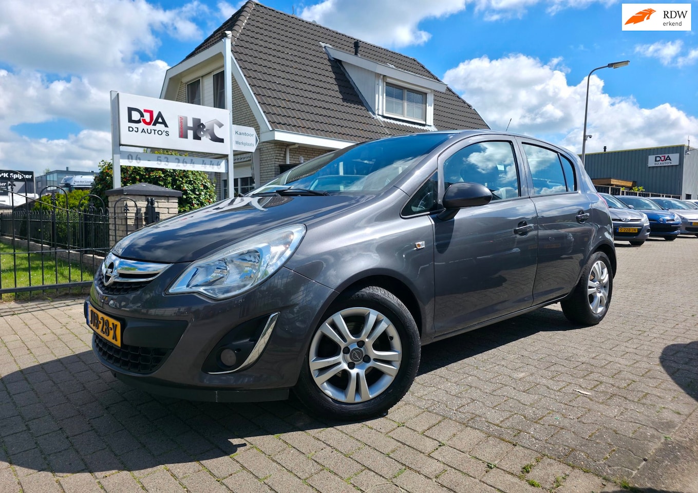 Opel Corsa - 1.2-16V Anniversary Edition 1.2-16V Anniversary Edition - AutoWereld.nl