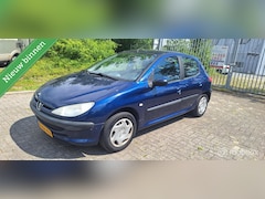 Peugeot 206 - 1.4 Gentry
