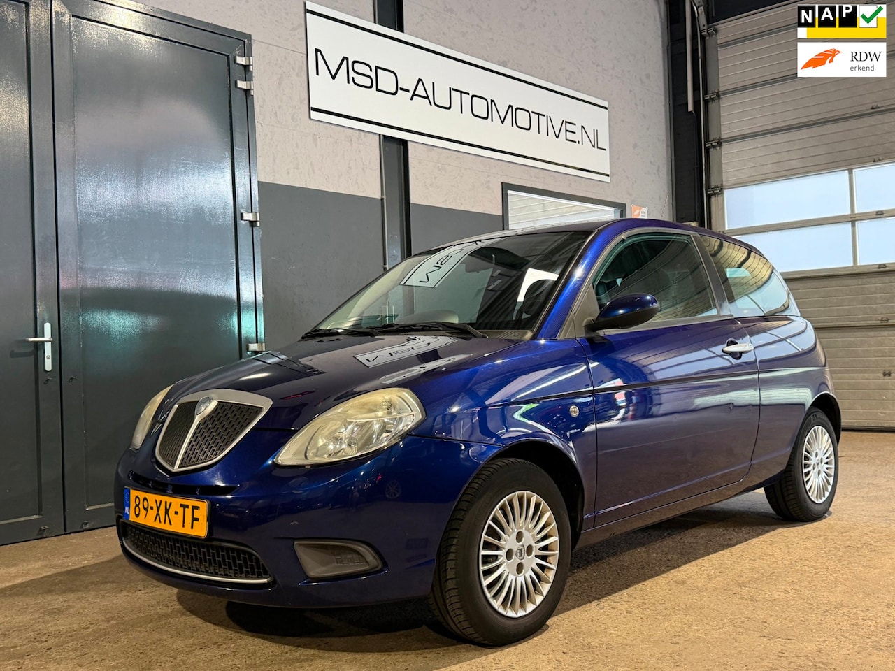 Lancia Y(psilon) - Ypsilon 1.2 Argento APK 6-2027 Airco NAP - AutoWereld.nl