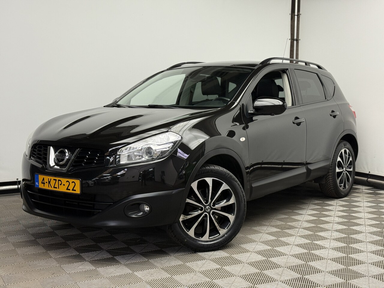 Nissan Qashqai - 1.6 360 Navi Camera Trekhaak NL Auto - AutoWereld.nl