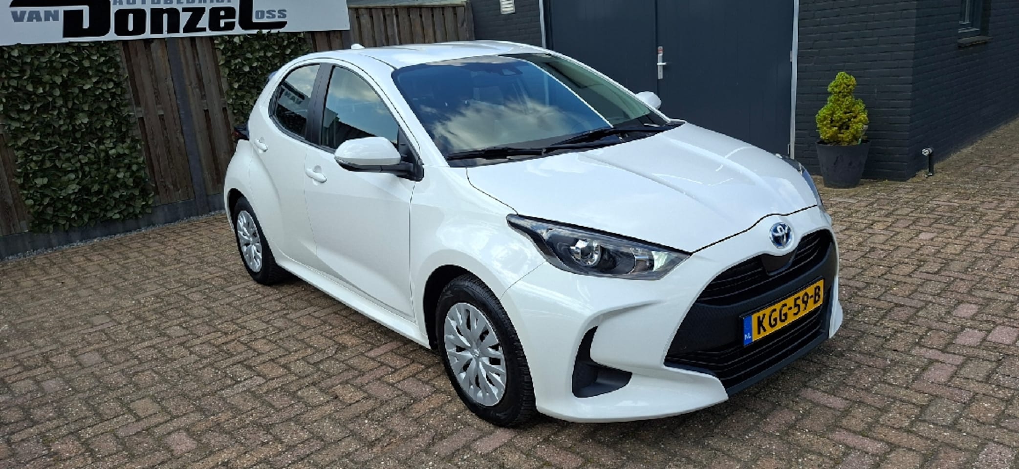 Toyota Yaris - 1.5 Hybrid 115 Business , NAVIGATIE   , Appel Carplay - AutoWereld.nl