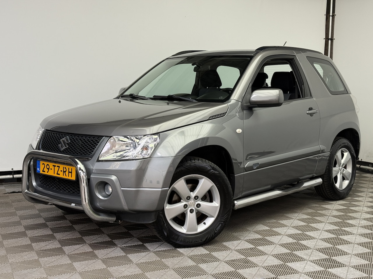 Suzuki Grand Vitara - 1.6-16V Exclusive 3-drs 1e Eigenaar NL Auto - AutoWereld.nl