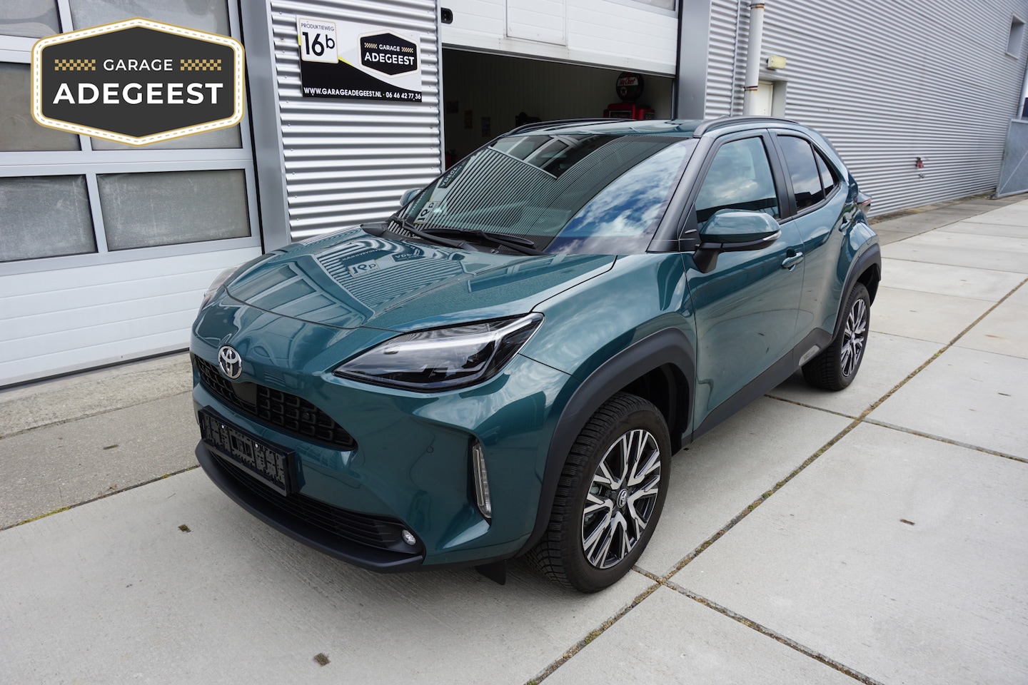 Toyota Yaris Cross - 1.5 Hybrid 130 Dynamic |Navi|Carplay|PDC V+A|Dodehoek|Camera|Stoel en stuurverw.| - AutoWereld.nl