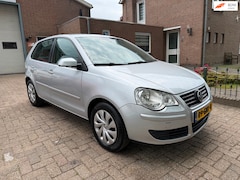 Volkswagen Polo - 1.4-16V Comfortline automaat