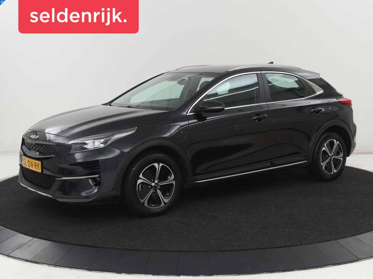 Kia XCeed - 1.6 GDi PHEV DynamicLine | Carplay | Keyless | Half leder | Navigatie | Full LED | Parkeer - AutoWereld.nl
