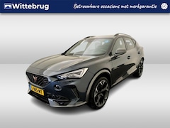 CUPRA Formentor - 1.4 e-Hybrid Performance / Panorama dak / Navigatie / Stuur en stoelverwarming / Camera /