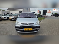 Citroën Xsara Picasso - 2.0i-16V Différence 2