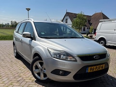 Ford Focus Wagon - 1.6 Comfort Goed onderhouden Ford focus. Rcentelijk is distributieriem vervangen.