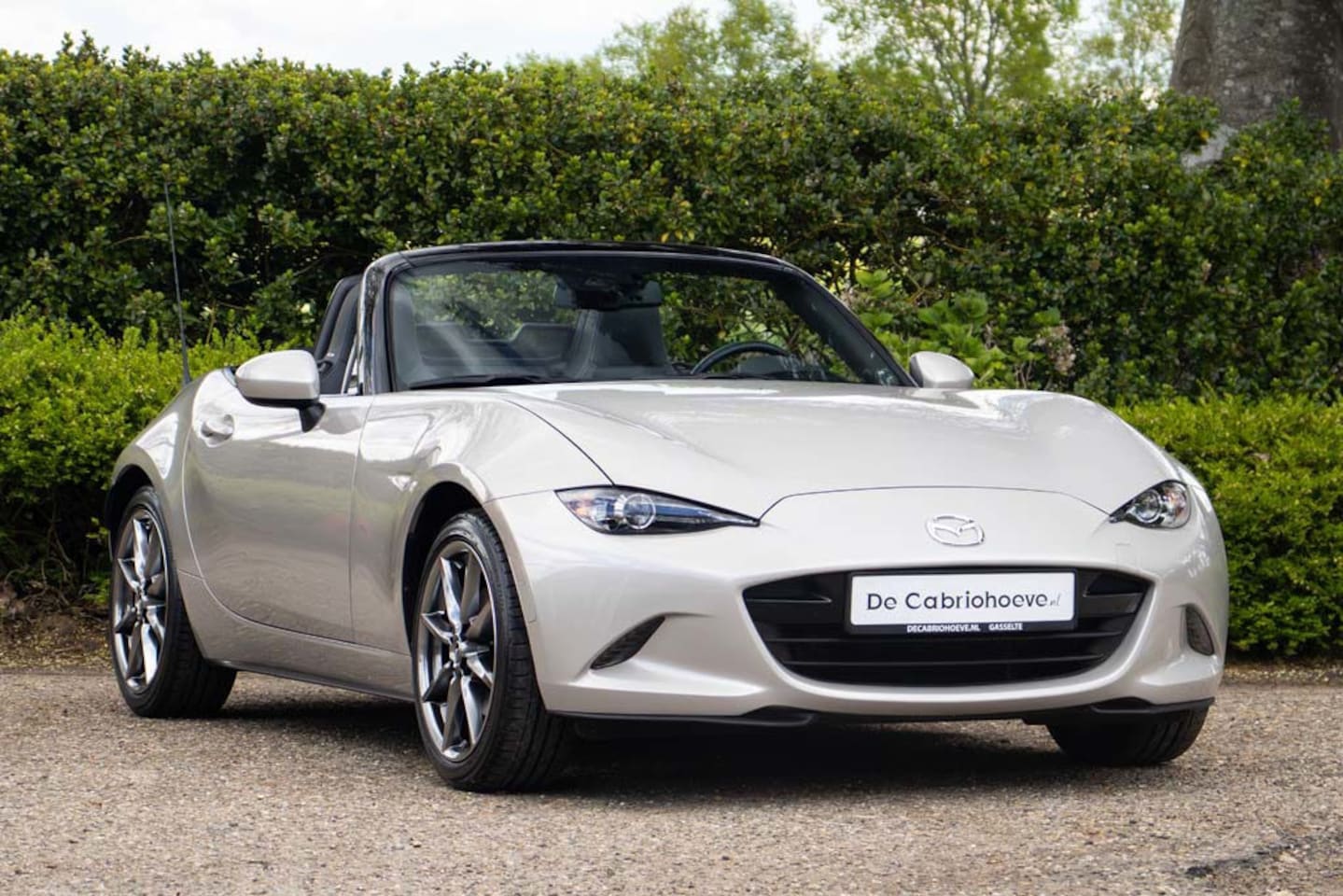 Mazda MX-5 - ND 2.0l SkyActiv-G 184 GT-M Platinum Quartz Metallic - AutoWereld.nl