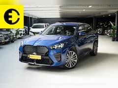 BMW iX2 - eDrive20 65 kWh | 96, 9% SOH | Alcantara stoelen | Camera