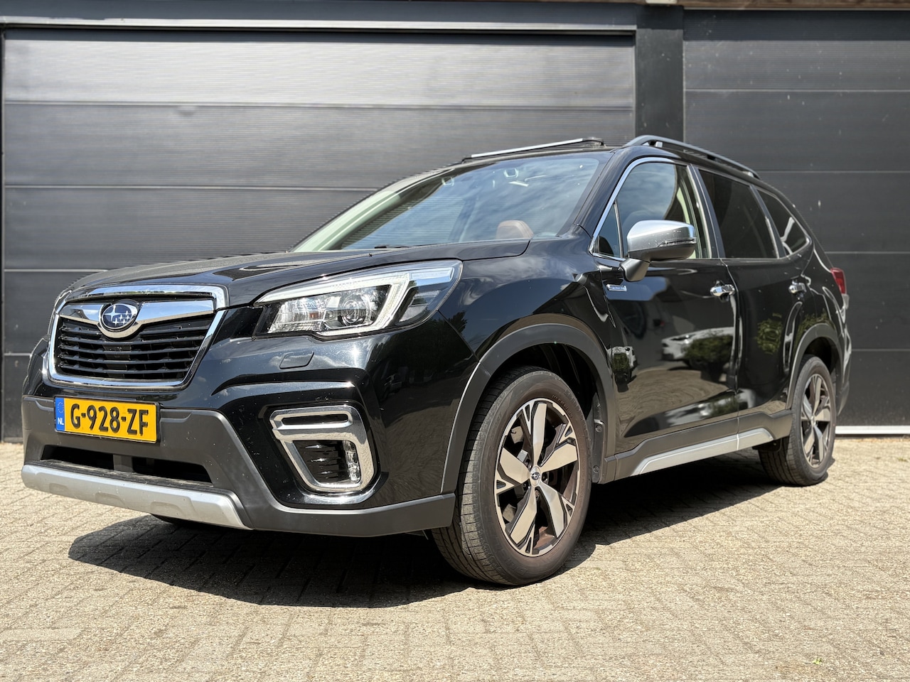 Subaru Forester - 2.0i e-BOXER First Edition | Schuifdak | Leder | Trekhaak | Blindspot | NL-auto - AutoWereld.nl