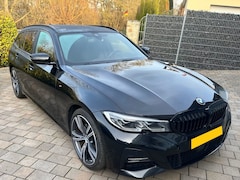 BMW 3-serie Touring - 320i High Executive