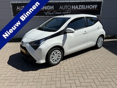 Toyota Aygo - 1.0 VVT-i x-play Als nieuw | Airco | Apple Carplay/Android Auto | Bluetooth | Camera | RIJ