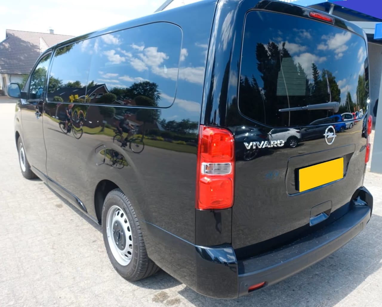 Opel Vivaro Combi - 2.0 CDTI L2H1 9-pers - AutoWereld.nl