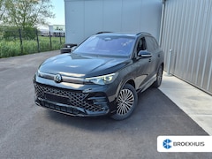 Volkswagen Tiguan - 1.5 eHybrid R-Line Edition 272Pk DSG/AUTO | Glazen panorama-dak | Head-up display | Rondom