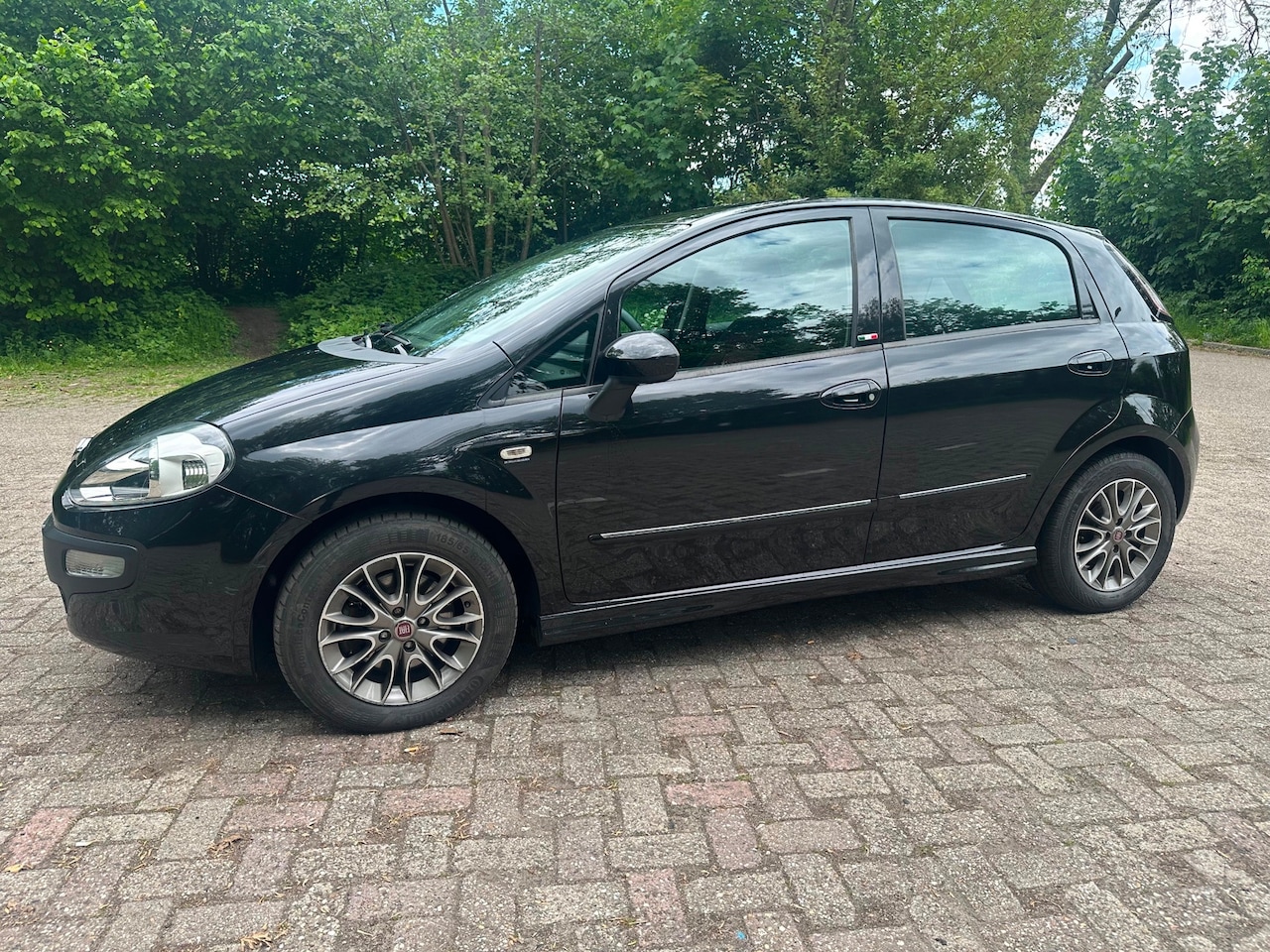 Fiat Punto Evo - 1.3 M-Jet Dynamic 82K N.A.P CLIMA NW APK - AutoWereld.nl