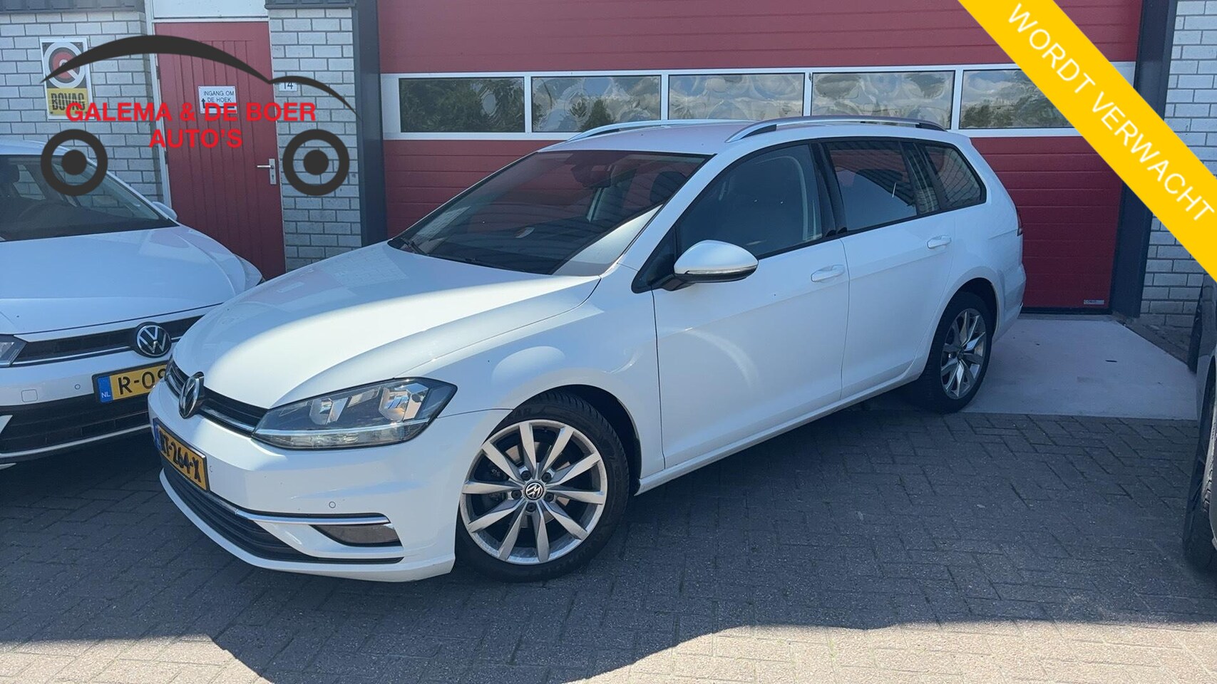 Volkswagen Golf Variant - 1.0 TSI Comfortline Business AUTOMAAT / CARPLAY / STOELVERW / NAVI / CLIMA / PDC / BLUETOO - AutoWereld.nl