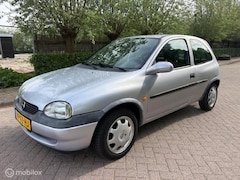 Opel Corsa - 1.2i-16V Strada AUTOMAAT