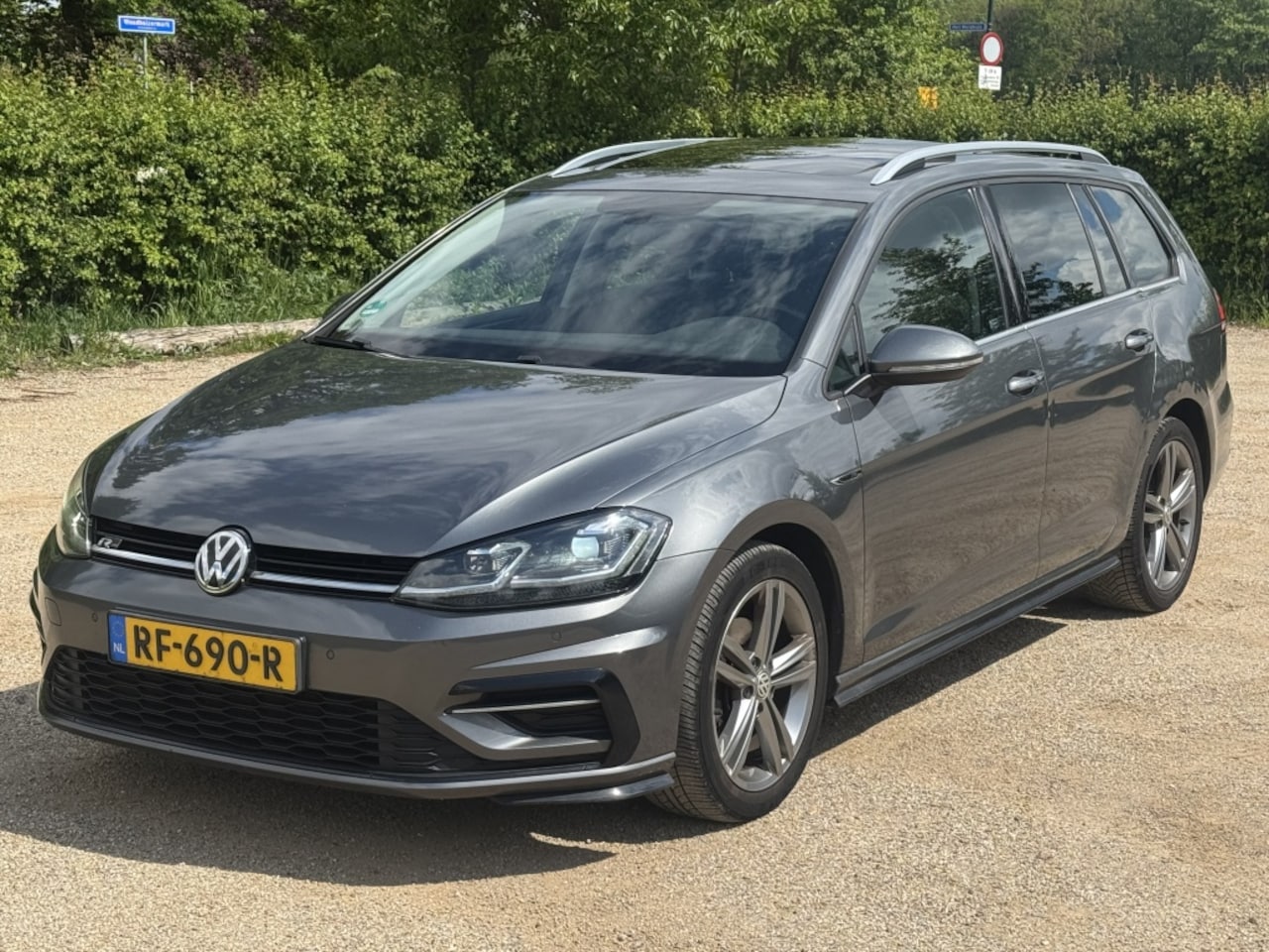 Volkswagen Golf Variant - 1.6 TDI 85Kw HighLine Business R *PANORAMA/NAVI - AutoWereld.nl