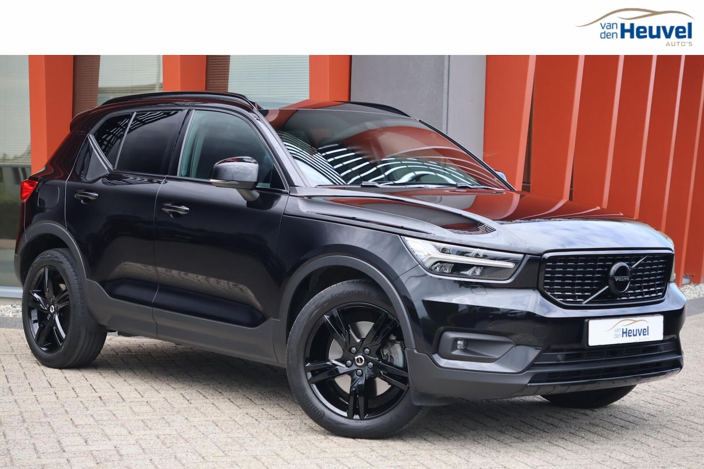 Volvo XC40 - T5 Recharge Black Edition| Stoelverwarming | Leder | Parkeercamera | Keyless - AutoWereld.nl