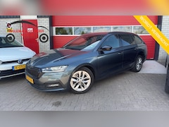 Skoda Octavia Combi - 1.0 TSI Sport Business TREKHAAK / FULL LED / STUURVERW / CARPLAY / NAVI / CLIMA / ACC / PD