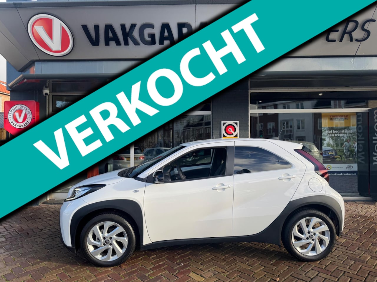 Toyota Aygo X - 1.0 VVT-i MT play 1.0 VVT-i MT Play - AutoWereld.nl
