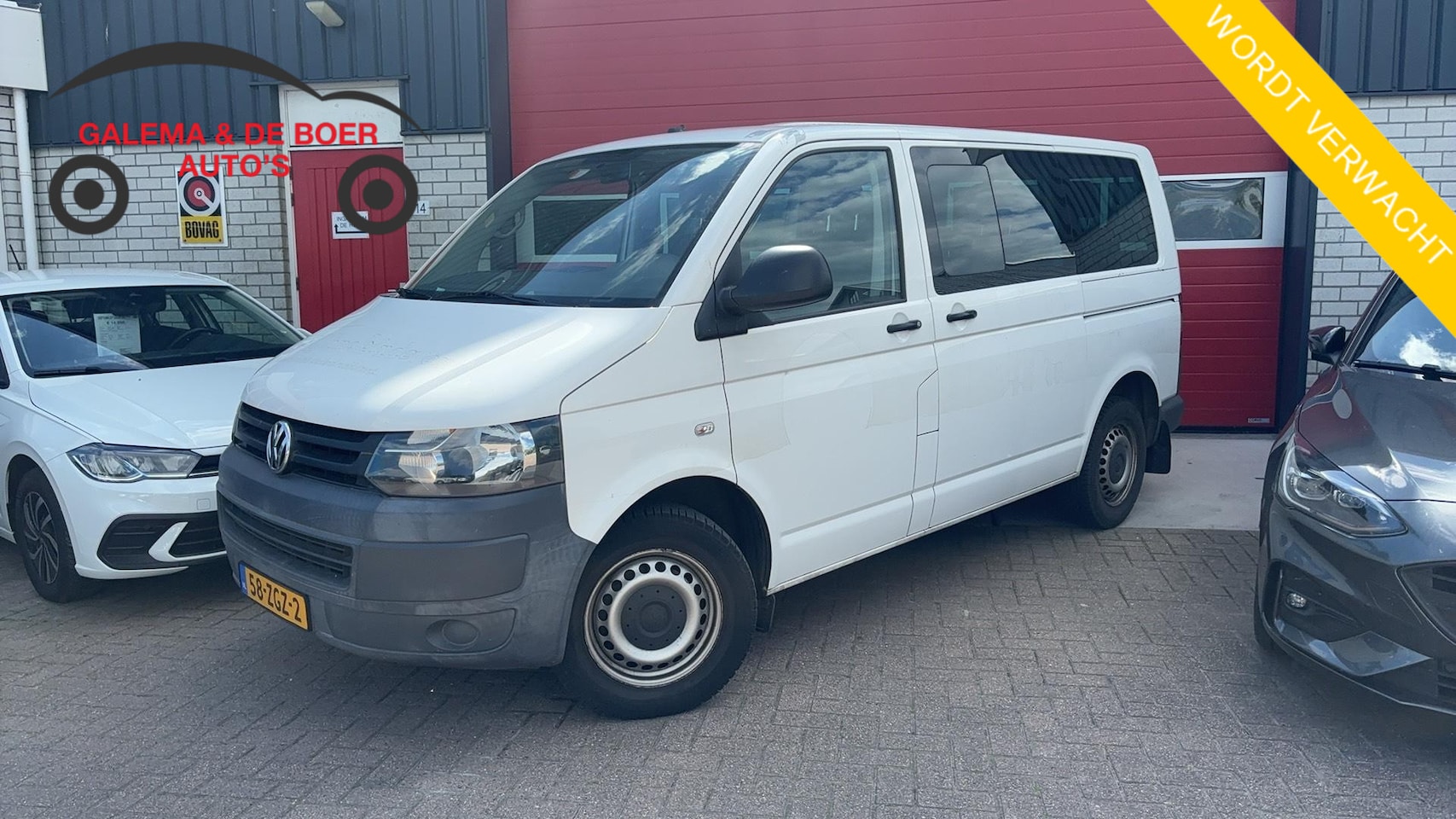 Volkswagen Transporter Kombi - 2.0 TDI L1H2 Trendline MARGE / 8 PERSOONS / AIRCO / ELEK RAMEN / NL-AUTO - AutoWereld.nl