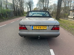 Mercedes-Benz E-klasse Cabrio - 220 CABRIO AUTOMAAT LEER NW APK W124 ORIGNEEL NL AUTO