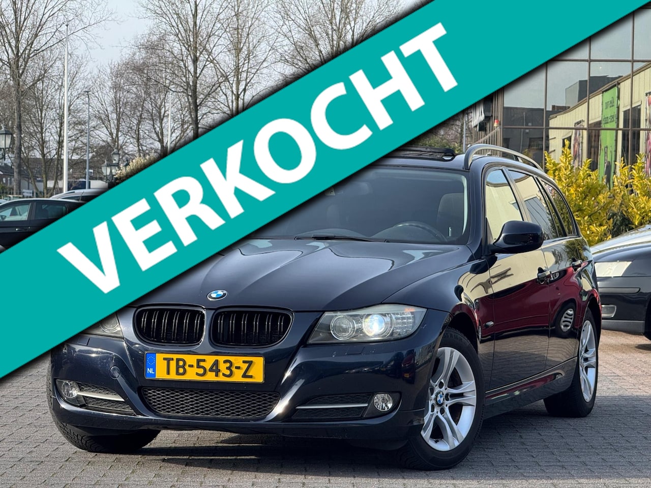 BMW 3-serie Touring - 320i High Executive| Panoramadak | Xenon | Stoelverwarming | Parkeersensoren | Climate con - AutoWereld.nl