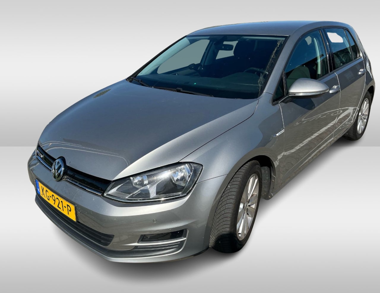 Volkswagen Golf - 1.0 TSI Comfortline / CarPlay / Parkeerhulp V+A / 16'' / DAB / Cruise Control - AutoWereld.nl