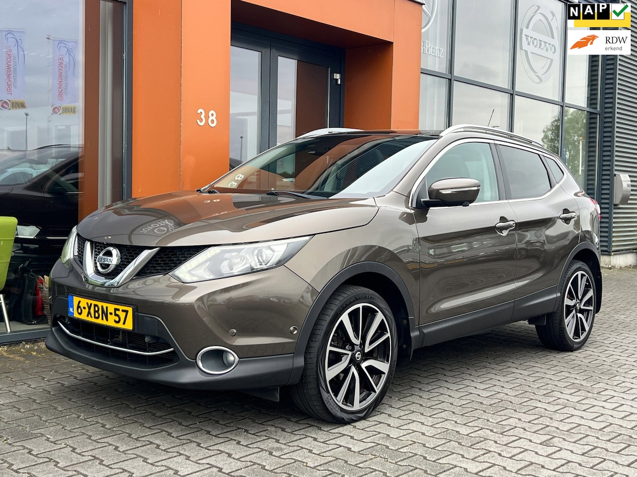 Nissan Qashqai - 1.2 Tekna|Leer|Pano|360cam|Keyless|Navi|Bluetooth - AutoWereld.nl