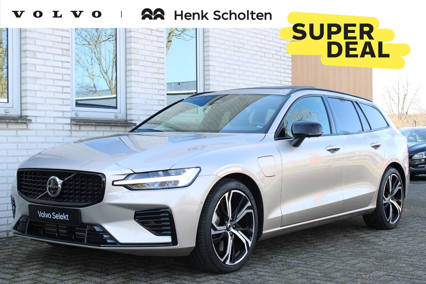 Volvo V60 - T6 Automaat Plug-in hybrid AWD Ultra Dark | Panoramadak | Premium audio by Harman Kardon | - AutoWereld.nl