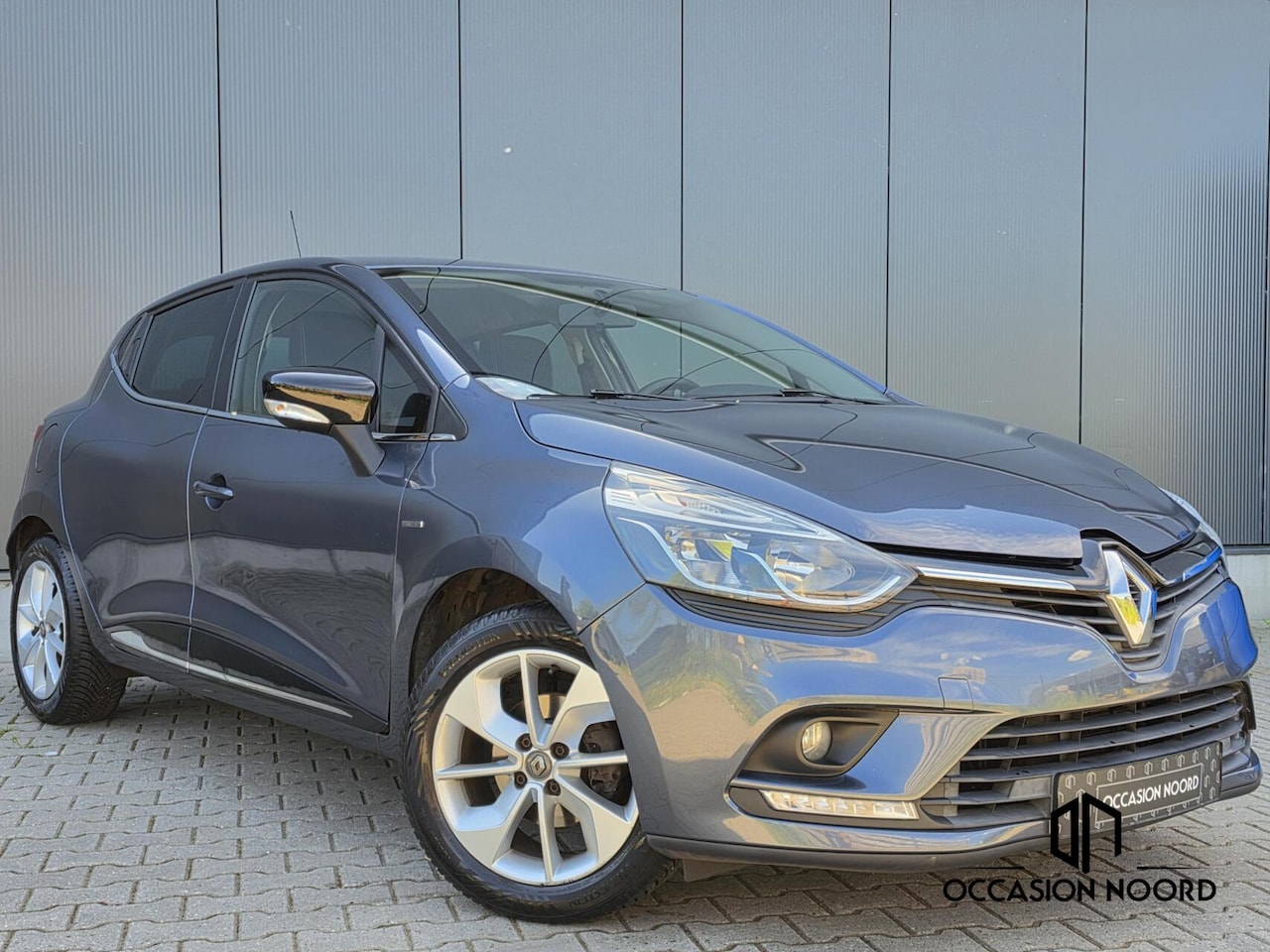 Renault Clio - 0.9 TCe Limited|Airco|Cruise|Navi|DAB+|Lmv|Led| - AutoWereld.nl