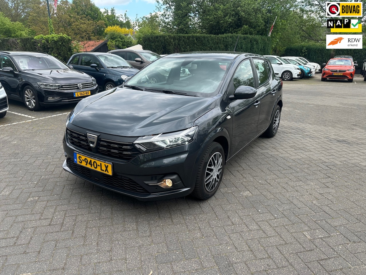 Dacia Sandero - 1.0 TCe 90 Comfort 1.0 TCe 90 Comfort , carplay , airco , 39000 km NAP , pdc voor en achter met camera - AutoWereld.nl