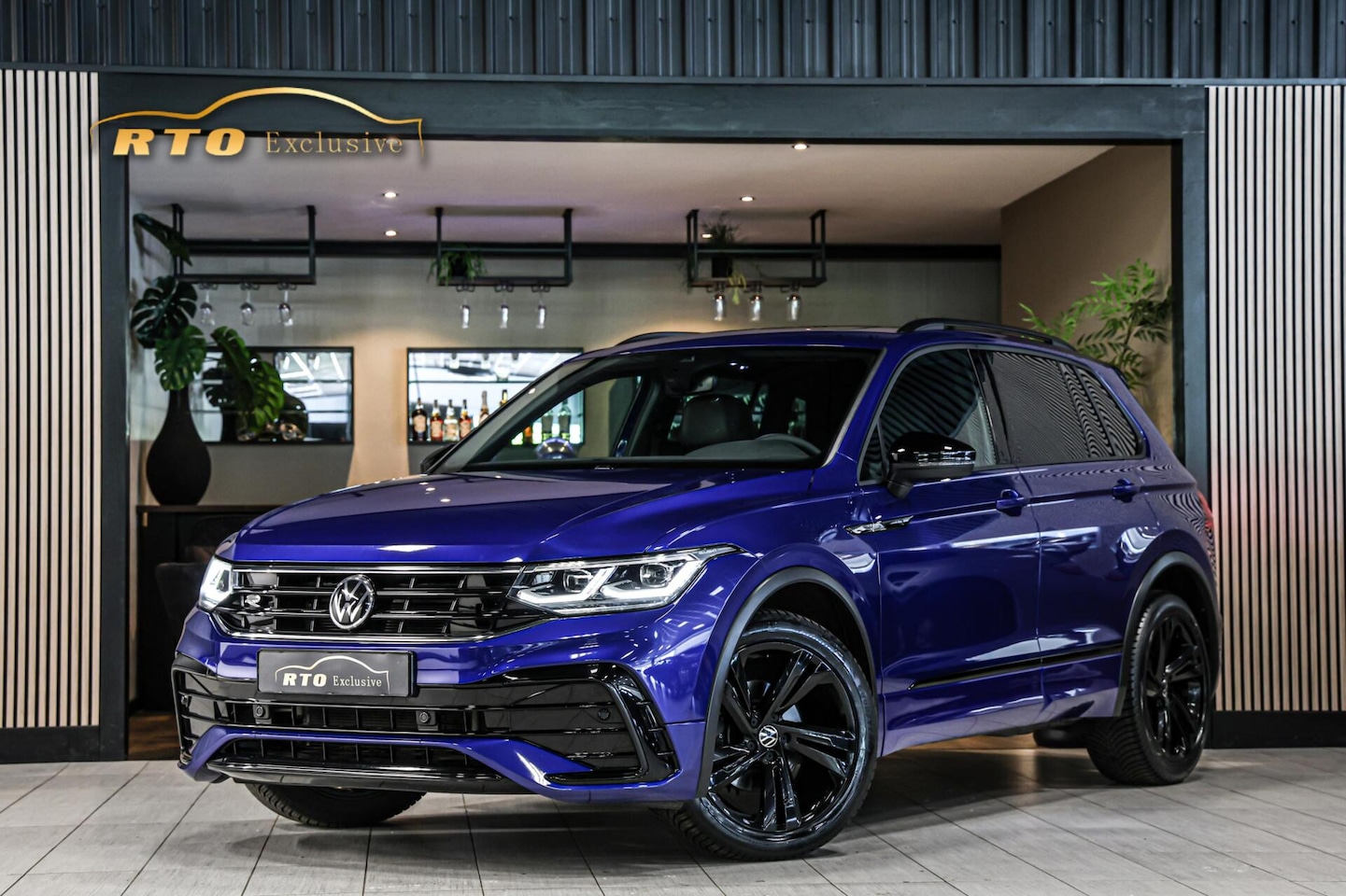 Volkswagen Tiguan - 1.5 TSI R-Line|Blackstyle|Pano|Trekhaak - AutoWereld.nl