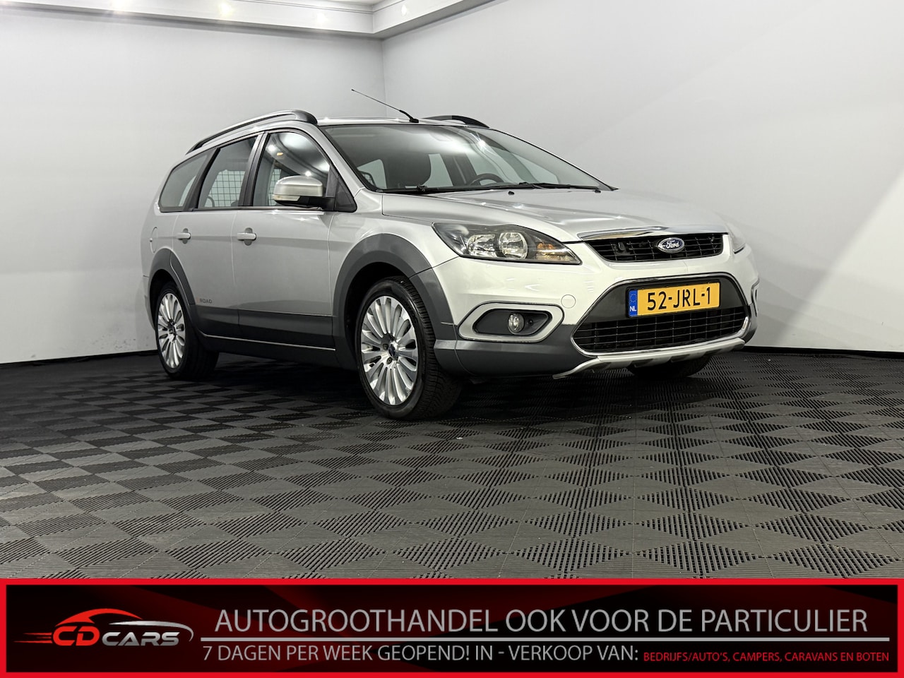 Ford Focus Wagon - 1.8 Titanium Flexi Fuel Clima, Navi, Parkeersensoren, Cruise control - AutoWereld.nl