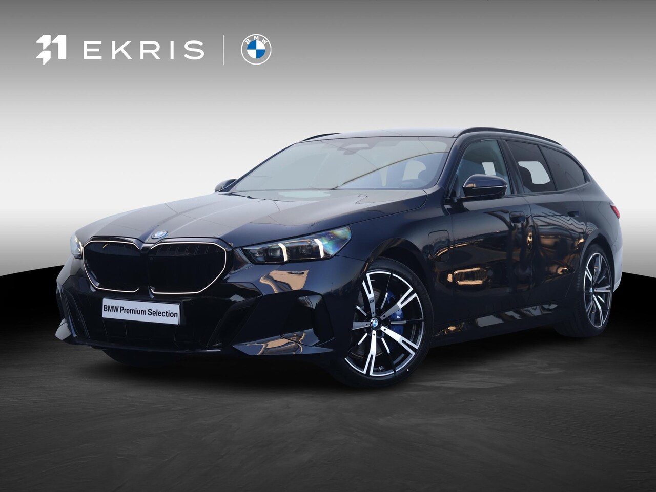 BMW 5-serie Touring - 550e xDrive | M Sportpakket Pro | Innovation Pack | Travel Packj | Comfort Pack - AutoWereld.nl