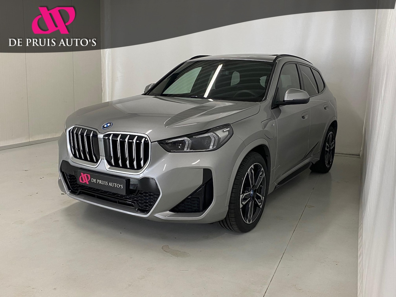 BMW X1 - xDrive25e M Sport Pano Trekhaak Camera 19 Inch Kyless Live Cockpit Adaptief Demping Systee - AutoWereld.nl