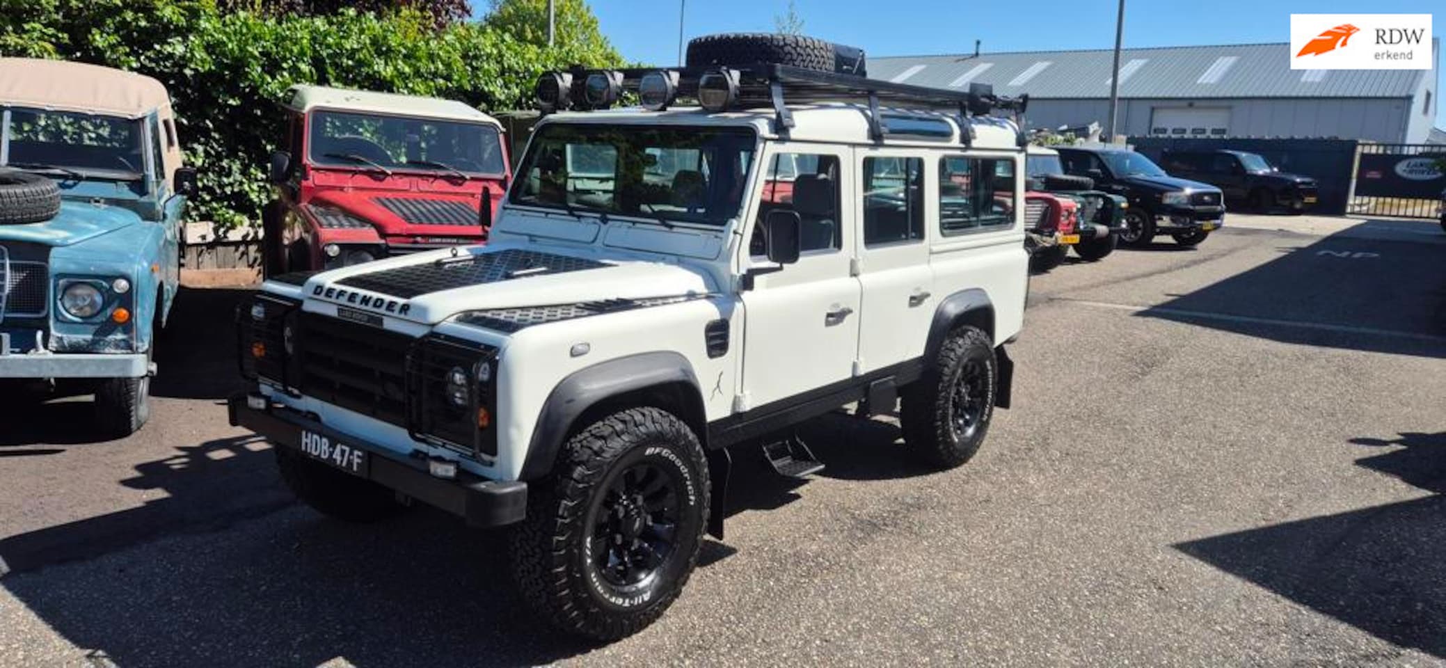 Land Rover Defender 110 - 300TDi automaat 110" Stationwag. - AutoWereld.nl