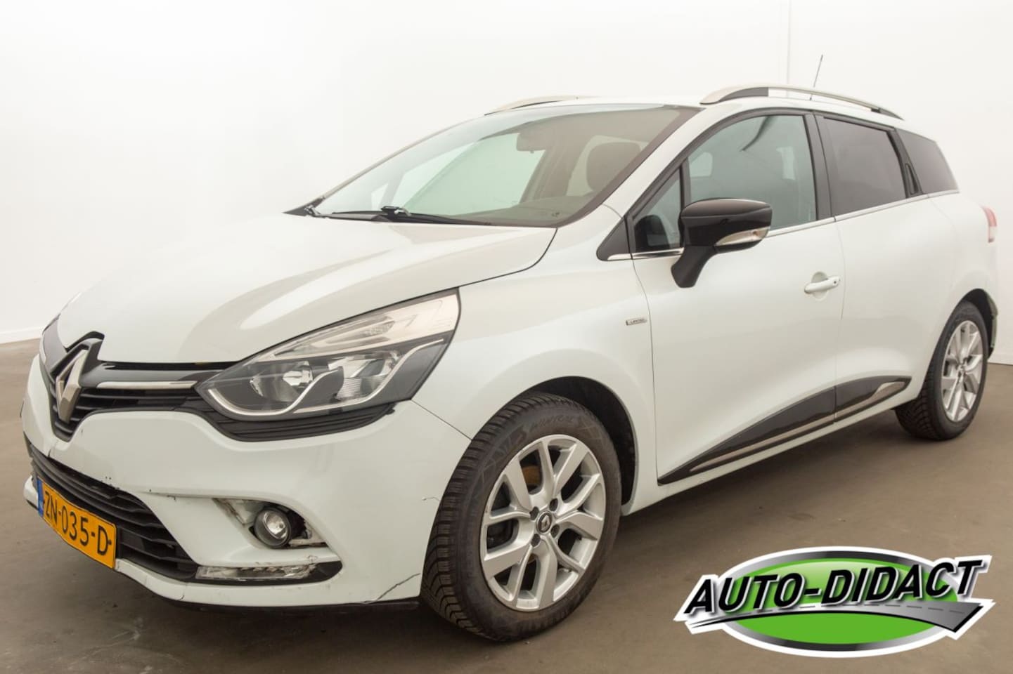 Renault Clio - 0.9 TCe Airco Navi Limited - AutoWereld.nl