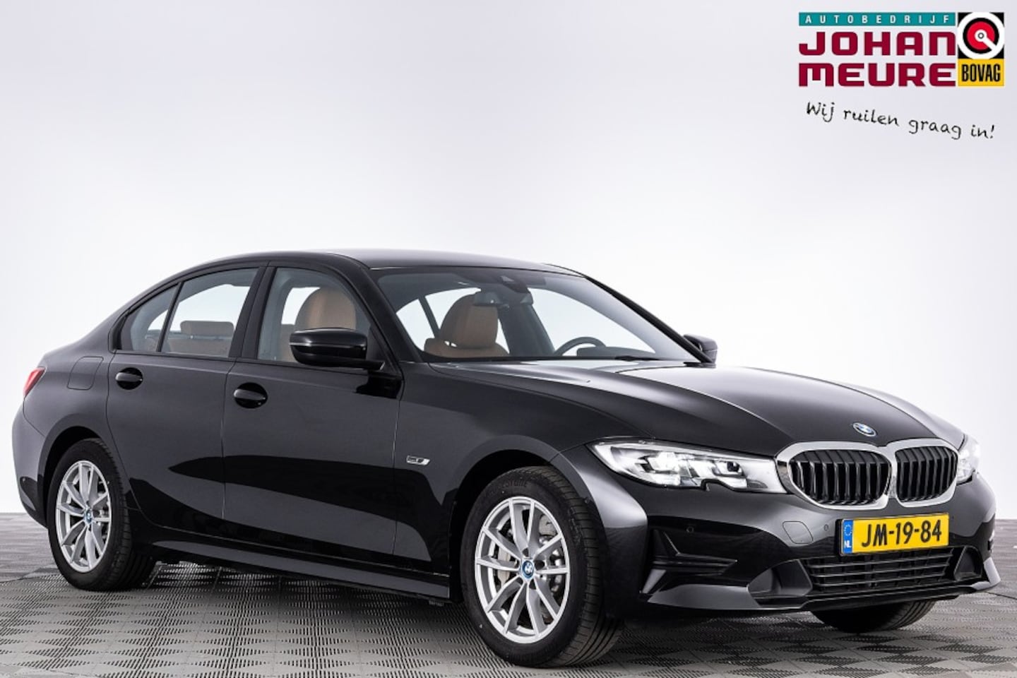 BMW 3-serie - 330e Edition | LEDER | Full LED | EL. STOEL | NAVI | ECC . - AutoWereld.nl
