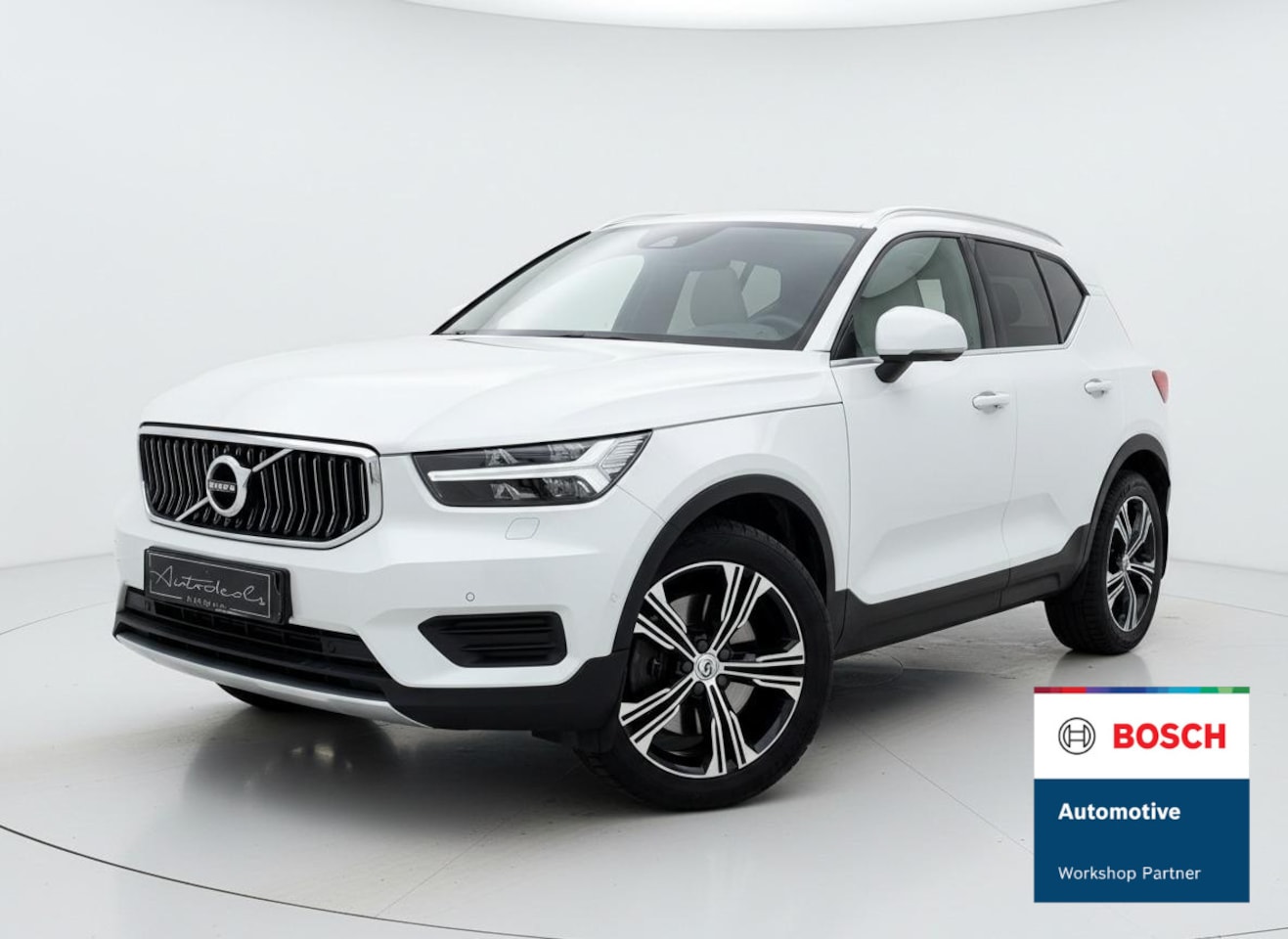 Volvo XC40 - 1.5 T4 Recharge Inscription LEER - STOELVERWARMING - CRUISE - CAMERA - AutoWereld.nl